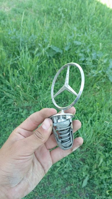 Значок Мерседес оригинал