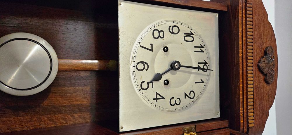 Ceas de perete cu pendula