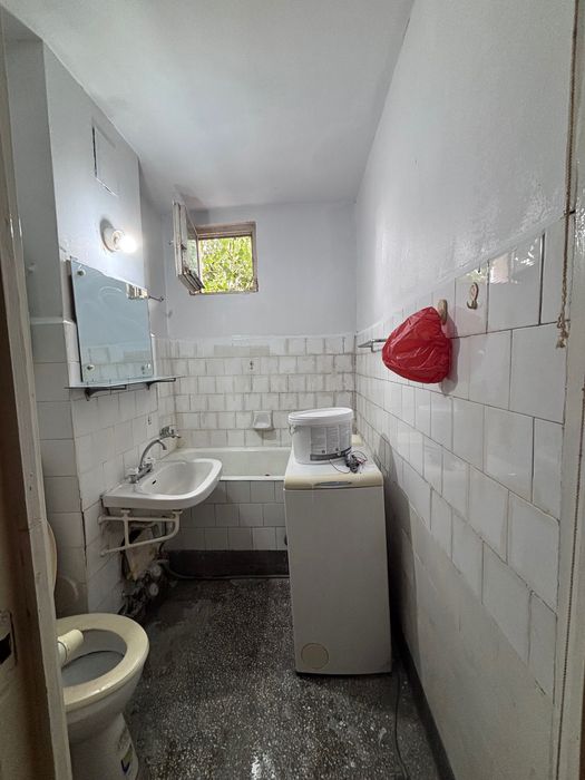 Vand apartament 2 camere sector 4