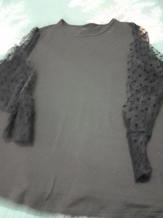 Bluza cu mâneci transparente din voal