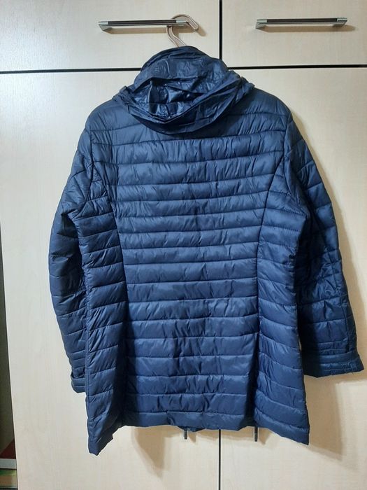 Продам женскую куртку
