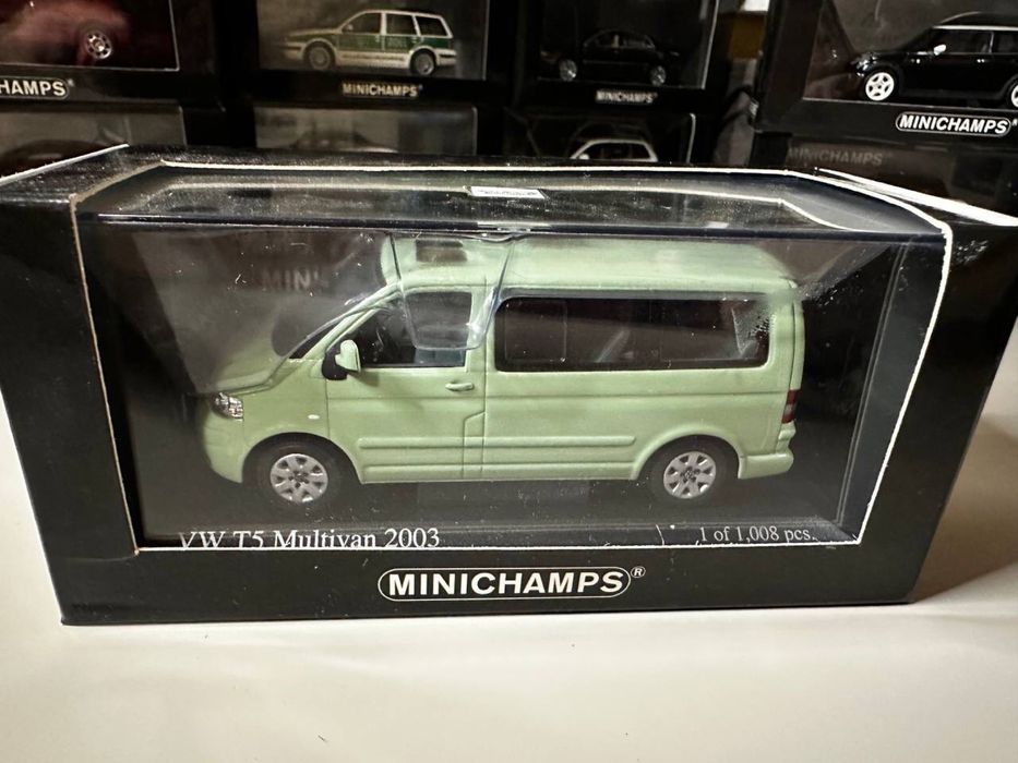 Macheta VolksWagen T5 Multivan 1:43 Minichamps
