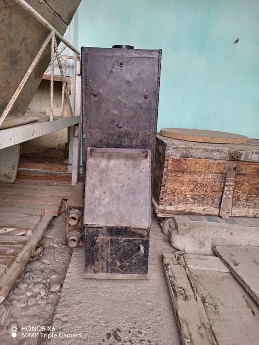 Katyo'l yangi. 150 kvadratgacha isitadi. Ko'mir, o'tin, gaz va elektr