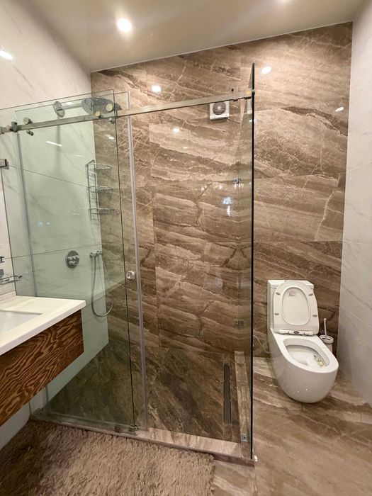 Продаётся квартира  ПОПУГАЙЧИКИ  ул. Чехова (ориентир: кафе Анор)