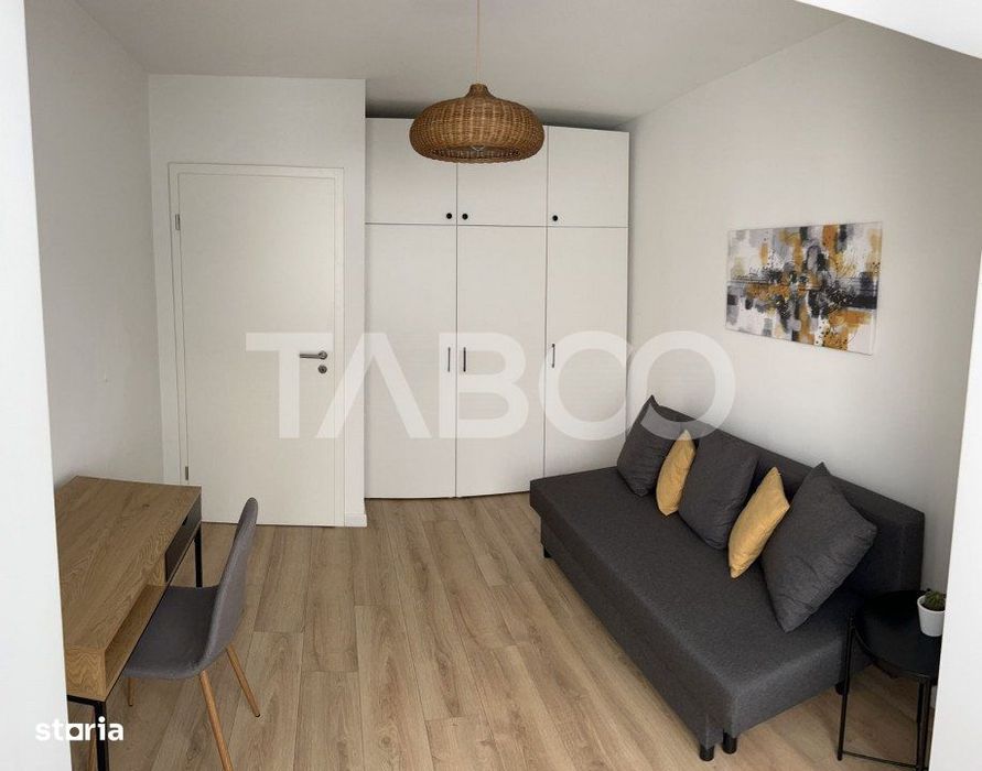 Apartament de inchiriat cu 3 camere etajul 1 in zona Strand
