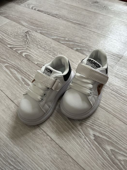 Кроссовки детский