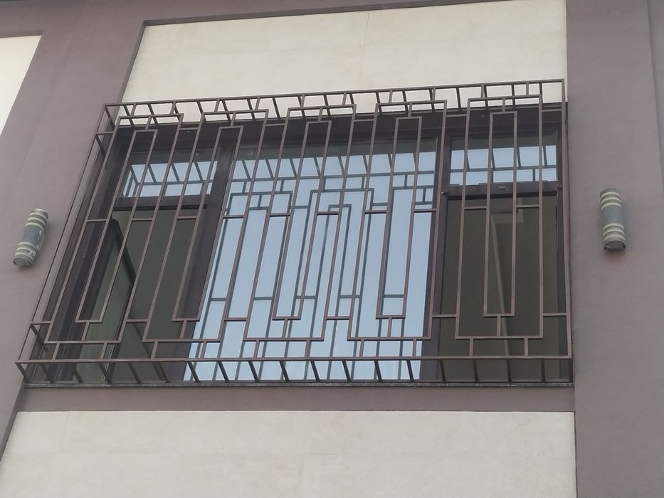 Решетки на окна.Панжаралар ойналарга. Установка козырьков и роликов.