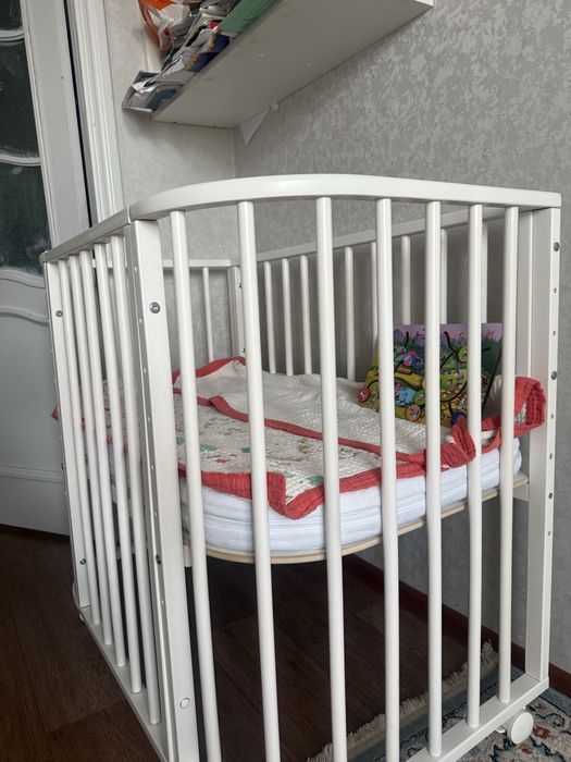 Детская кроватка манеж