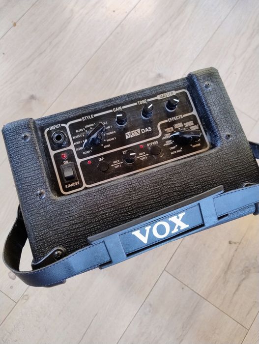 Китарно кубе VOX