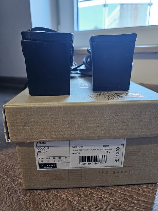 Сандали Ted Baker с високи връзки