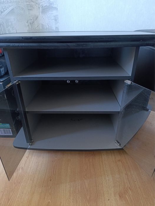 Продам тумбу для телевизора