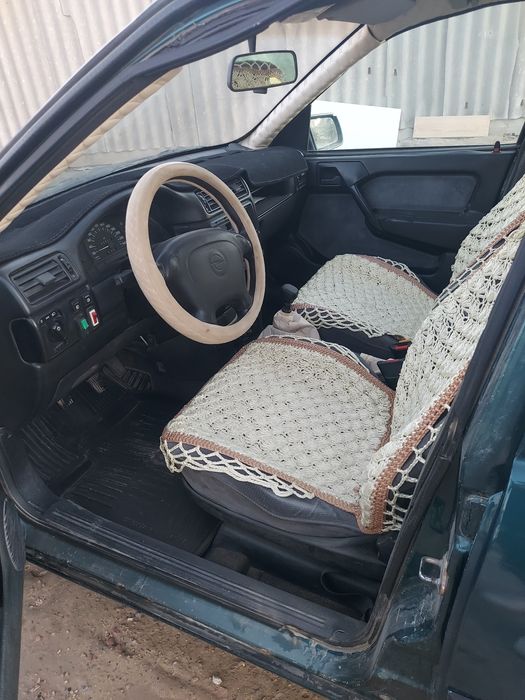 Продам машину Опель вектра