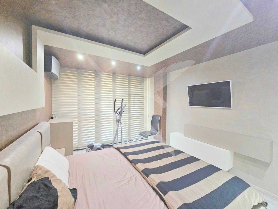 Продава се Тристаен апартамент в Пловдив, Младежки Хълм - 102 кв.м за 2942 €/кв.м - Снимка #1