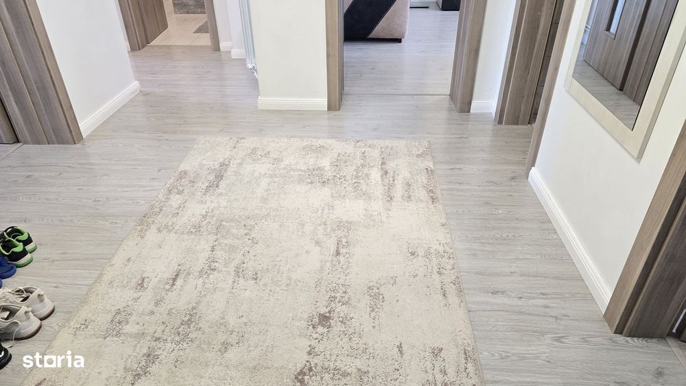 Vand apartament cu 3 camere decomandat  Deva, GARAJ, BOXA Imp. Traian