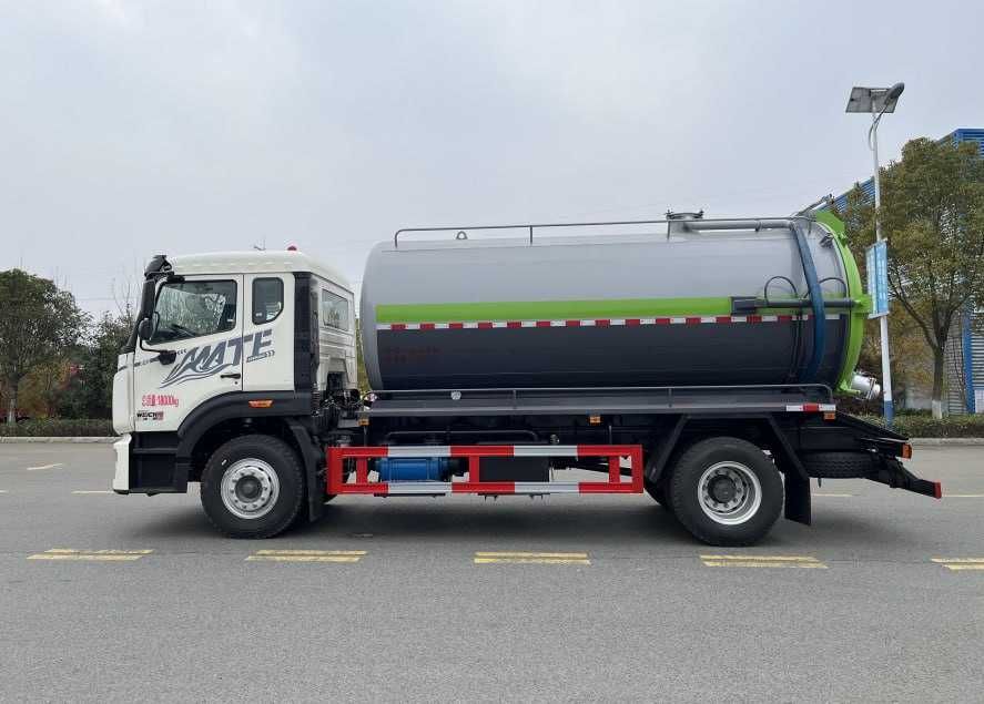 Вакуумная ассенизаторская машина HOWO 12 м³