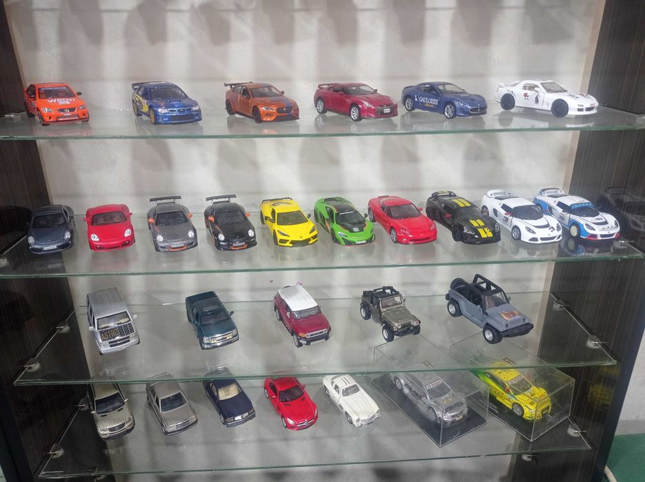 Коллекционные машинки, масштаб 1:36