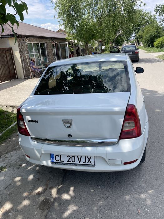 Vand Dacia Logan 2011 1,6 benzina si GPL