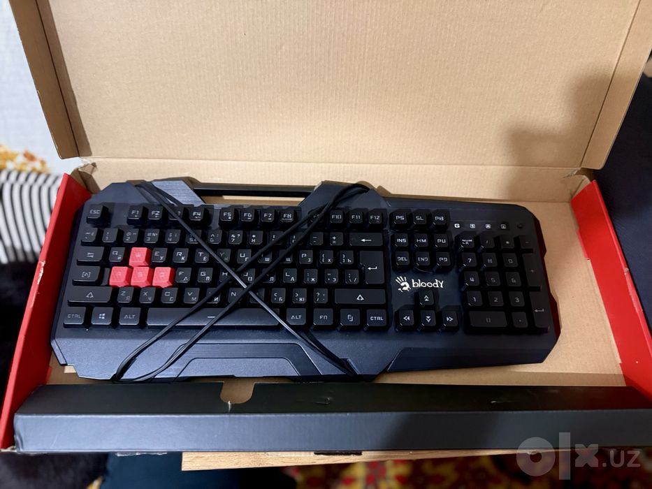 Игровая клавиатура Bloody B150N + 2 шт A4Tech FG1010