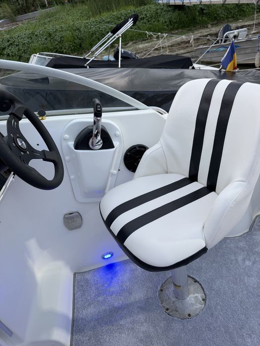 Barca Beneteau 6m 150 cp