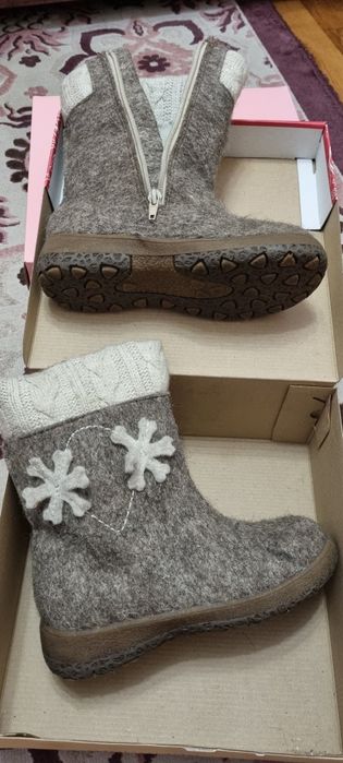 Продам детские валенки