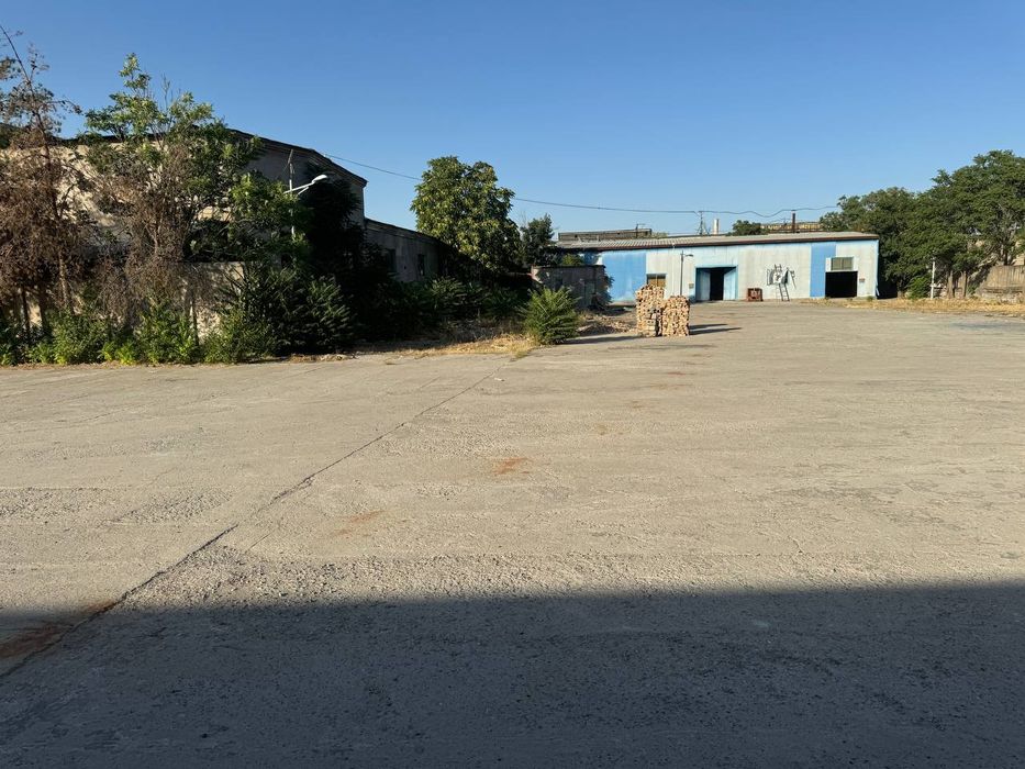 Продаётся 1,5 га производственная база.