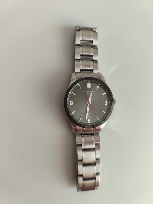 Швейцарски часовник Victorinox 241714