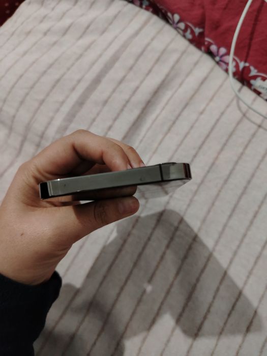 Iphone 12 Pro_Face ID ishlaydi.ekran singan