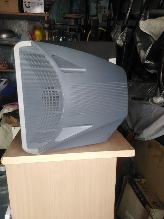 Продаю телевизор и шкаф