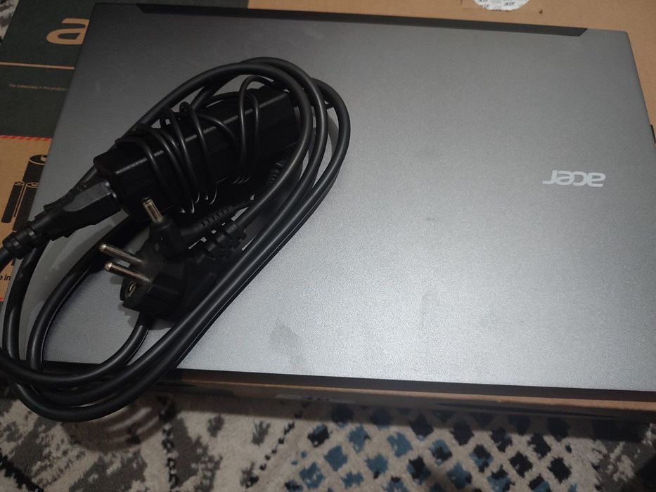 Noutbuk sotiladi yangi