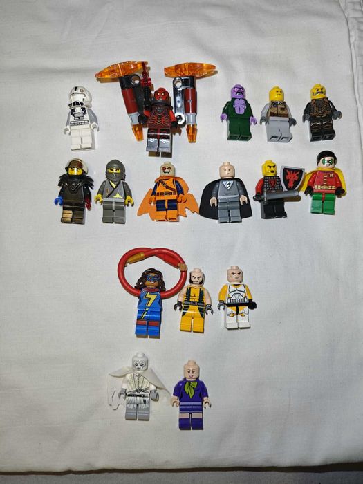 Lego фигурки на бр.