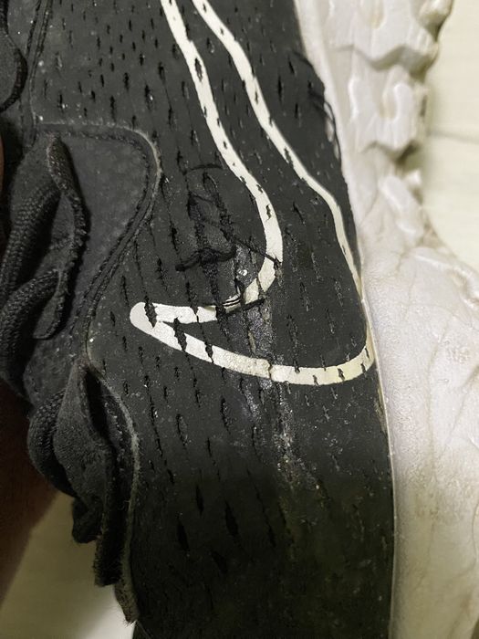 Adidasi nike pe negru !