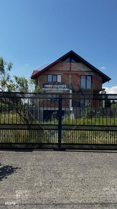 Casă / Vilă cu 6 camere de vânzare