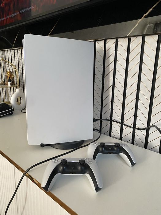 Продам PS5 825GB