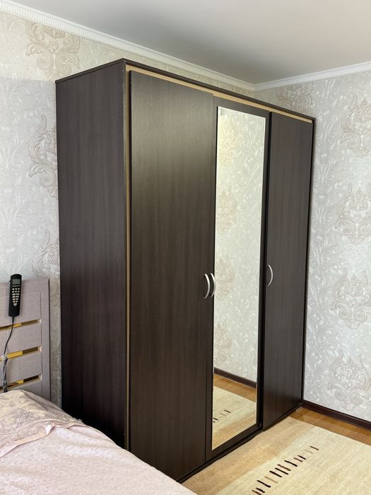 Шкаф 2 тумбы и тумба с зеркалом