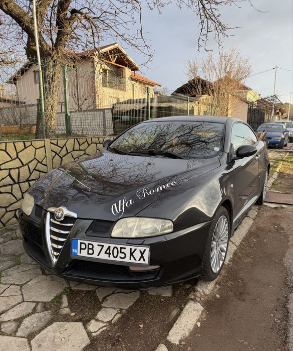 Продава се Alfa romeo gt