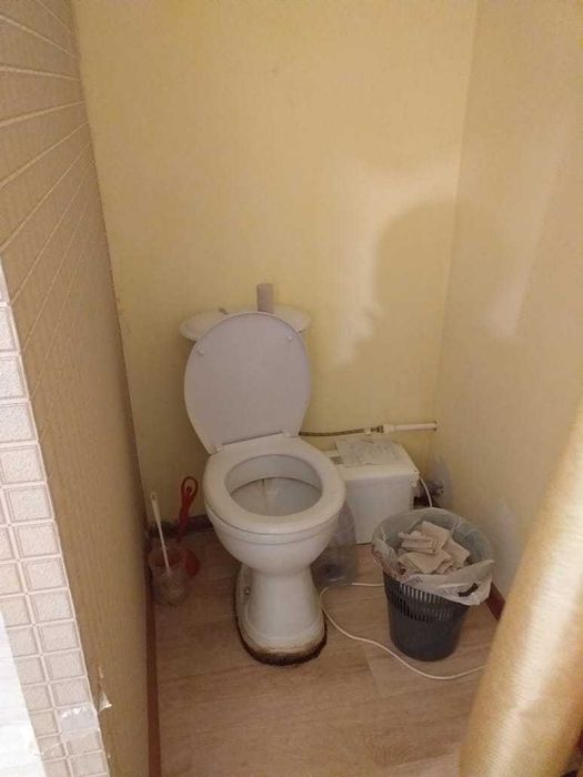 Продам 2 комнаты в общежитии, центр, 2 этаж