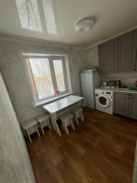 Сдам 2-х ком. кв в центре ул.Ленина3