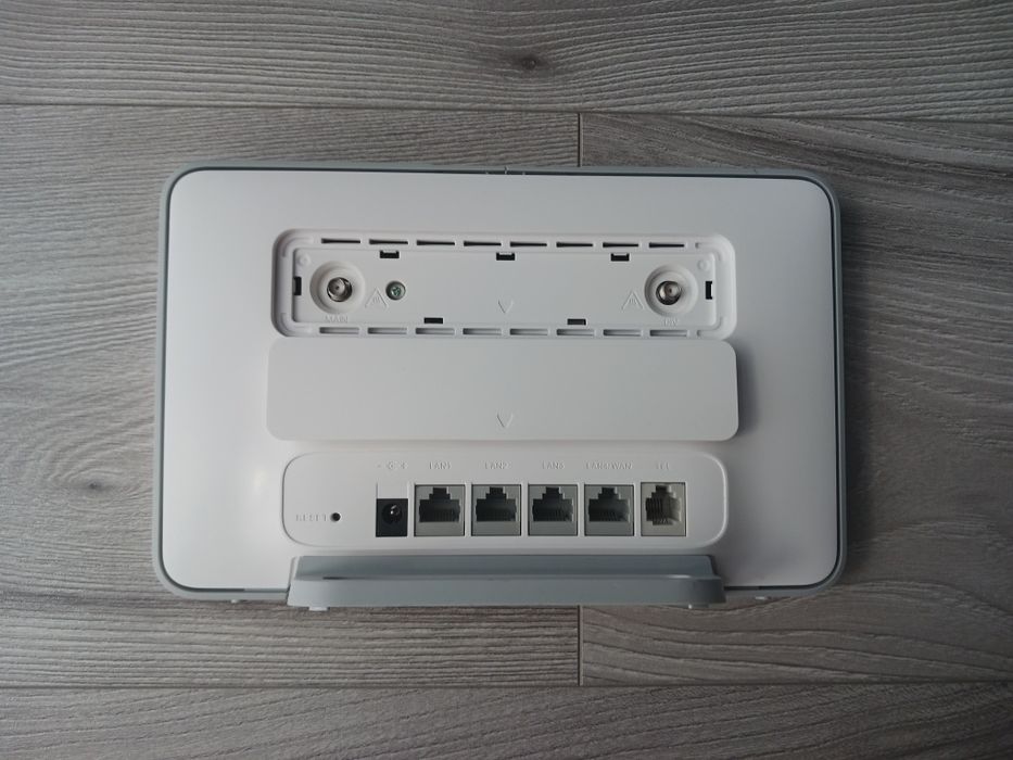 Router 4G+ Huawei B535-333 cu SIM Modem WiFi Hotspot Decodat