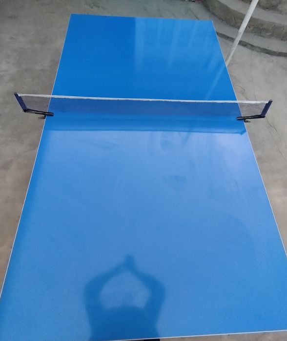 Stol tennisi sotiladi raketkalari bilan