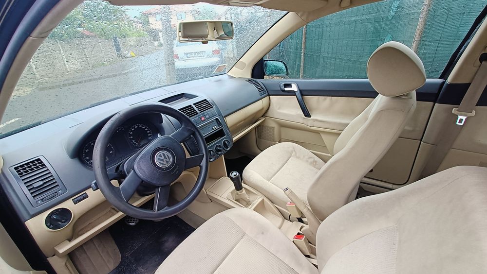 VOLKSWAGEN Polo 2002