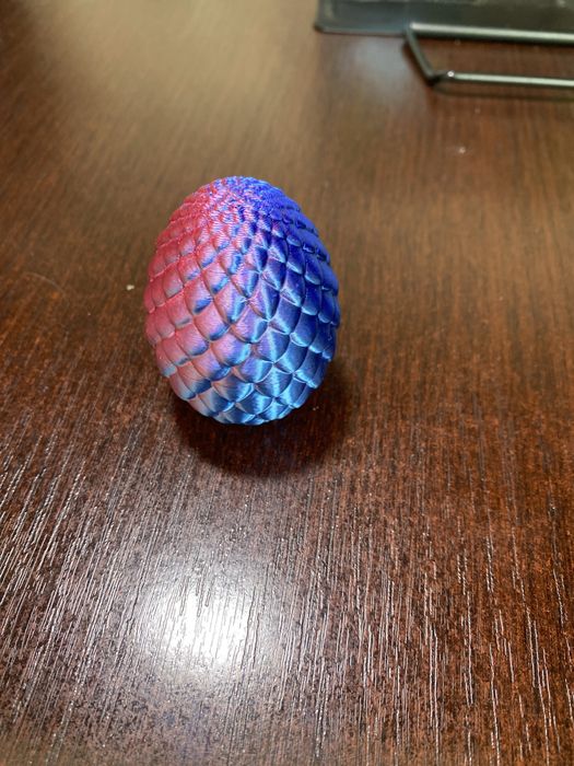 Яйцо-игрушка с гекончиком внутри