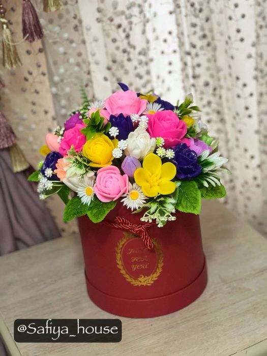 Sovunli gullar bayramga