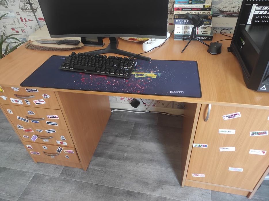 Стол компьютерный