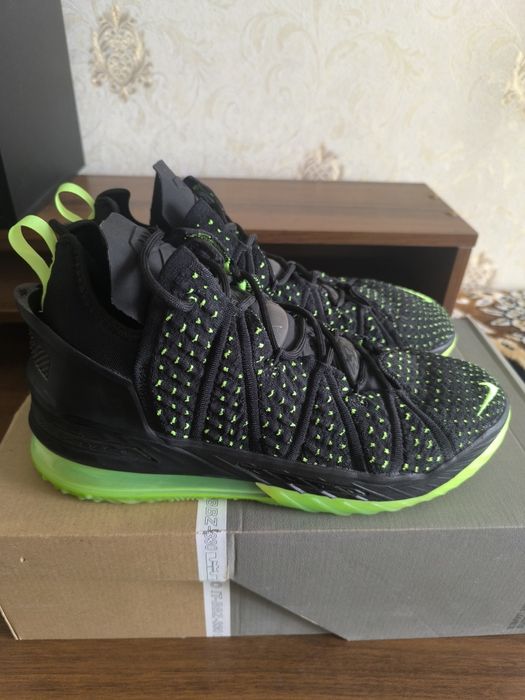 Nike Lebron XVIII EP