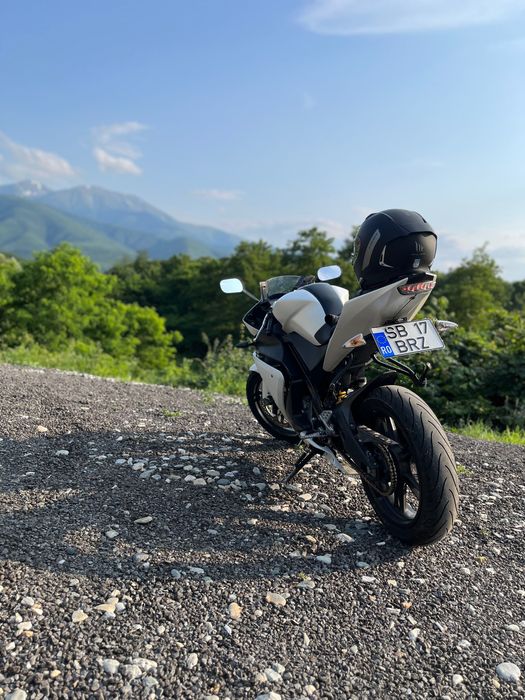 Yamaha YZF-R125 Alb-Negru