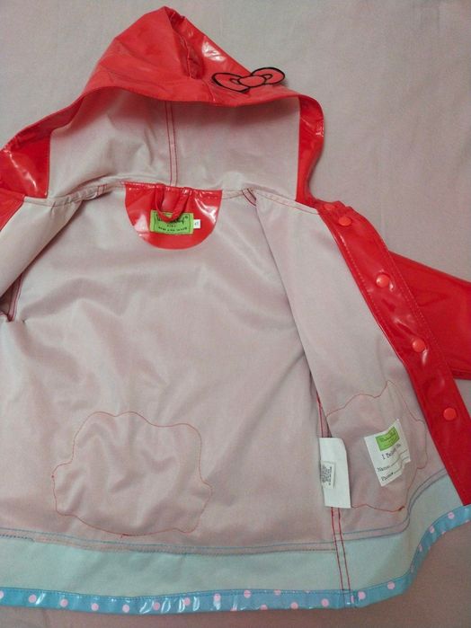 Продам  плащ на девочку