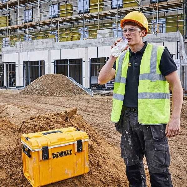Хладилна чанта-куфар DEWALT TOUGHSYSTEM DS404, 25.5 л