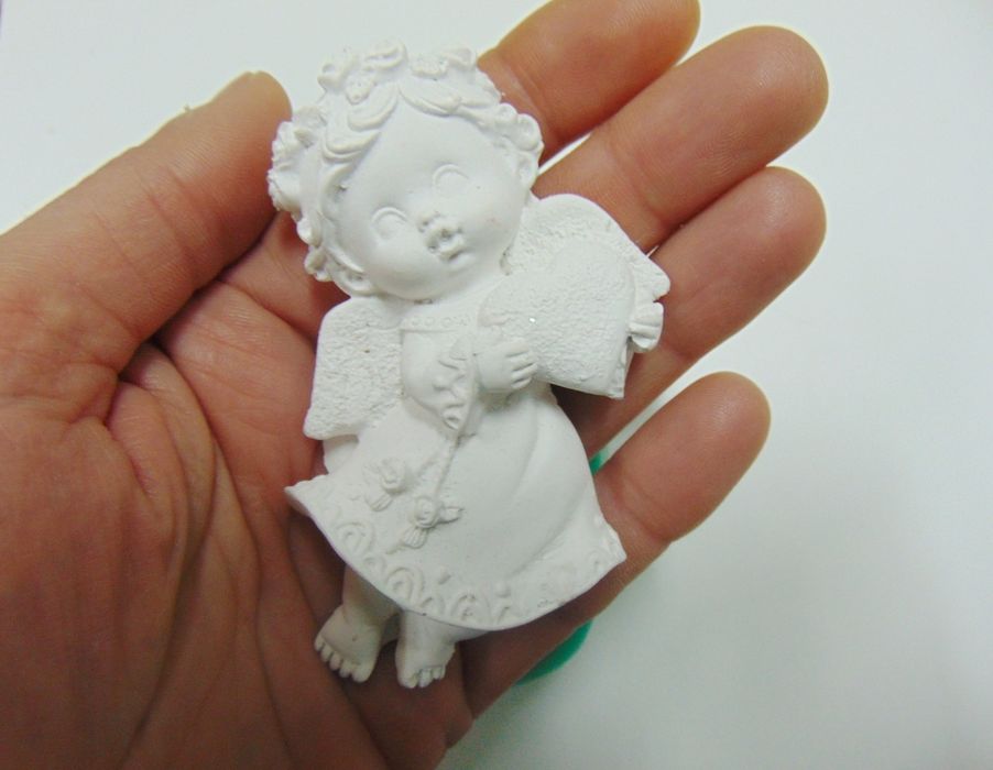 Подаръчета за гости  крила на ангел сърце от цветя от гипс ангелчета,