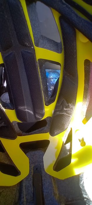 Vând cască fox speedframe