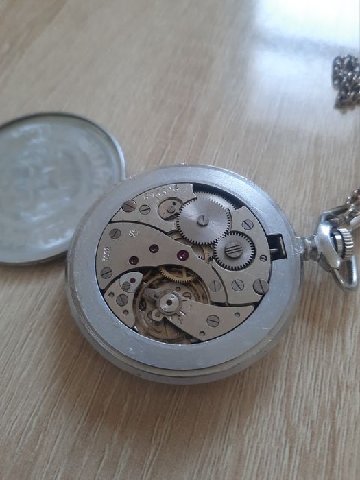 Продам карманные часы Молния